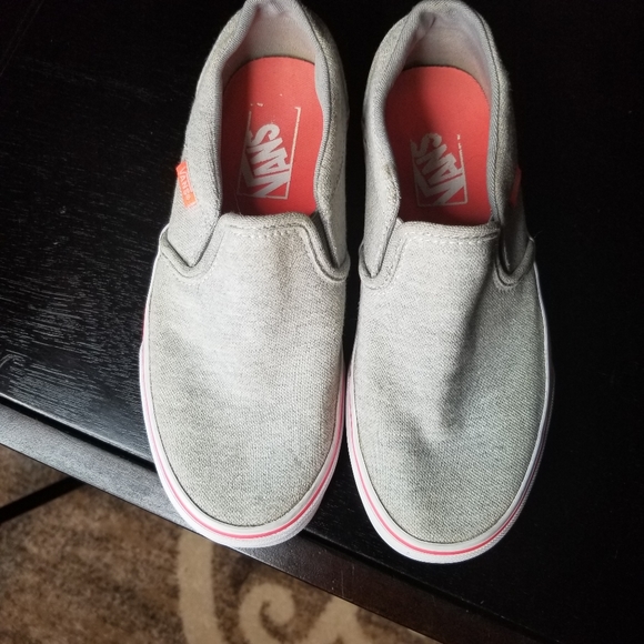 VANS GRAY AND PINK  SIZE 6 SLIP ONS - Picture 2 of 7